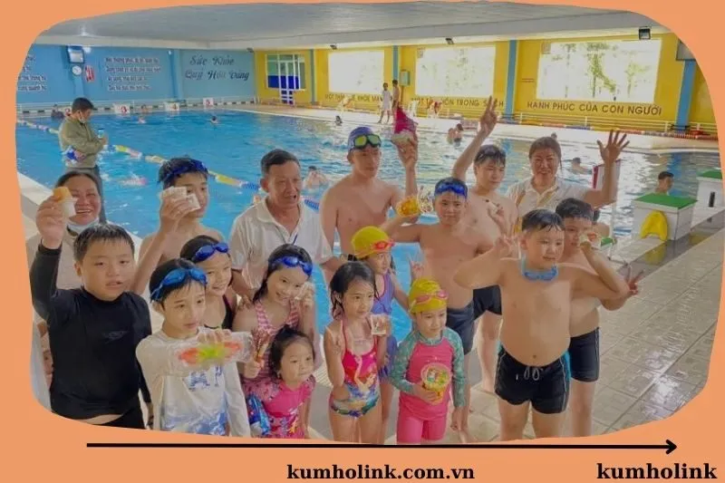 Hồ bơi Phù Đổng